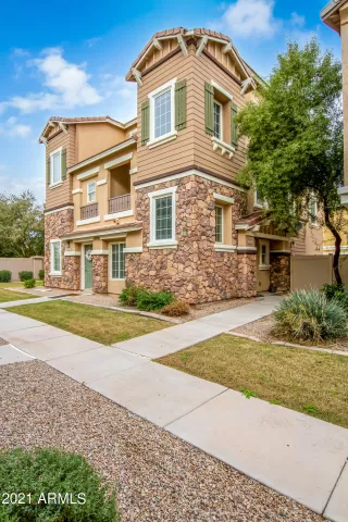 Photo #4: 6335373 Listing