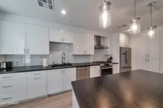 Photo #3: 6335641 Listing
