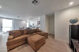 Photo #5: 6335641 Listing