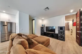 Photo #6: 6335641 Listing