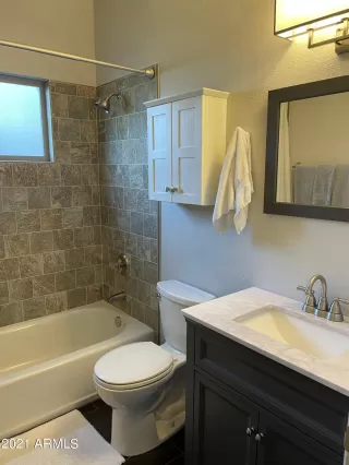 Photo #4: 6335666 Listing