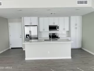 Photo #4: 6335833 Listing