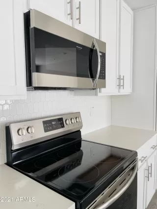 Photo #6: 6335833 Listing