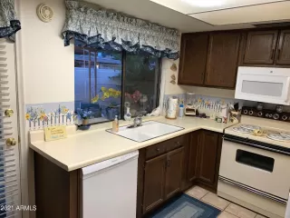 Photo #5: 6335895 Listing