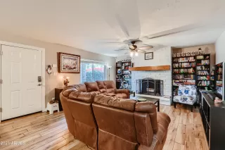 Photo #3: 6336710 Listing