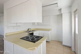 Photo #5: 6336725 Listing