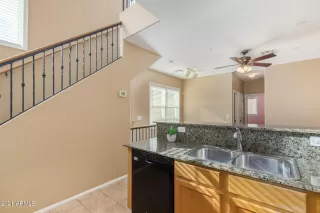 Photo #5: 6336782 Listing