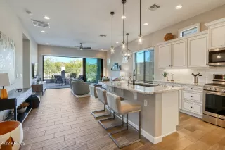 Photo #6: 6337601 Listing 