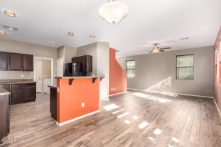 Photo #5: 6338002 Listing