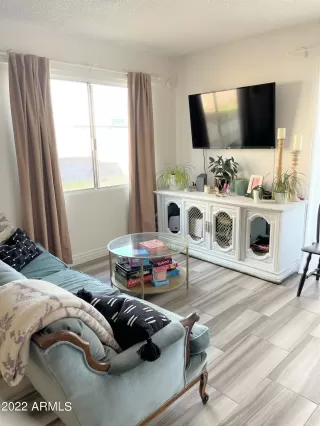 Photo #3: 6338063 Listing