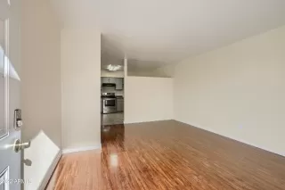 Photo #4: 6338166 Listing