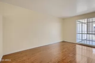 Photo #6: 6338166 Listing