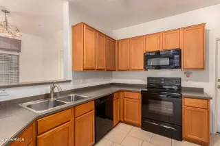 Photo #3: 6338487 Listing 