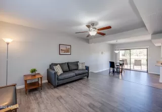 Photo #6: 6338500 Listing