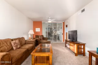 Photo #5: 6338860 Listing