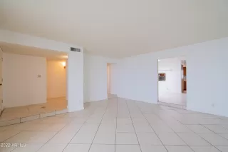 Photo #6: 6339209 Listing