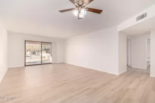 Photo #6: 6339414 Listing