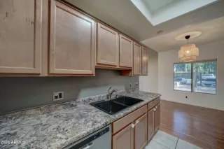 Photo #5: 6339535 Listing