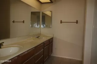 Photo #6: 6339685 Listing