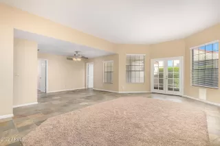 Photo #5: 6339831 Listing