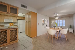 Photo #4: 6339954 Listing