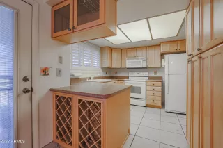 Photo #5: 6339954 Listing