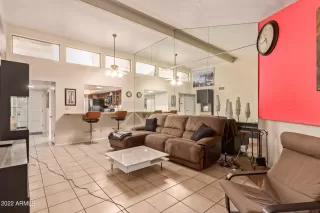 Photo #5: 6340035 Listing 