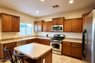Photo #5: 6340036 Listing 