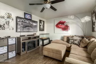 Photo #2: 6340296 Listing