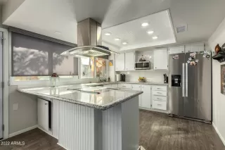 Photo #5: 6340296 Listing