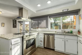 Photo #6: 6340296 Listing