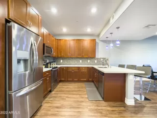 Photo #5: 6340408 Listing