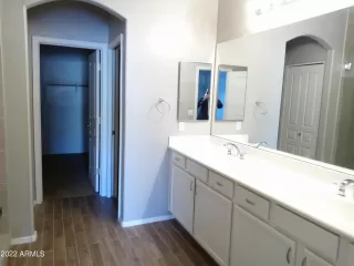 Photo #3: 6340463 Listing