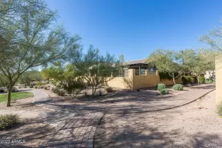 Photo #5: 6340570 Listing