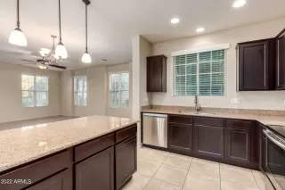 Photo #4: 6341133 Listing