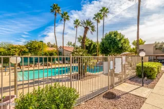 Photo #5: 6341273 Listing