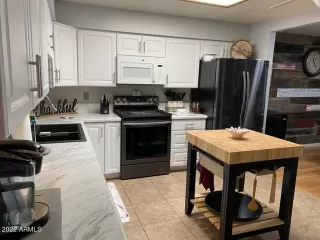 Photo #4: 6341300 Listing