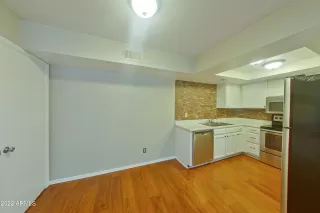 Photo #5: 6342150 Listing