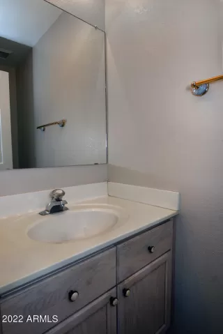 Photo #5: 6342156 Listing