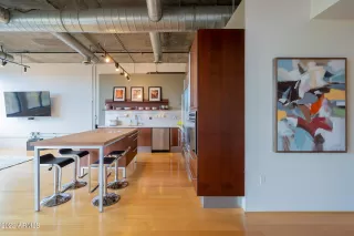 Photo #3: 6342533 Listing