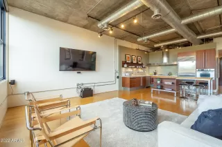 Photo #6: 6342533 Listing