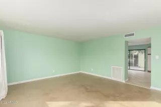 Photo #3: 6342619 Listing