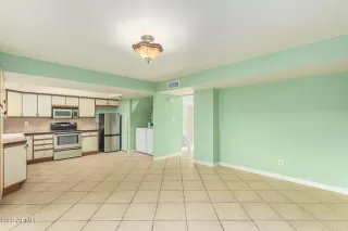 Photo #4: 6342619 Listing