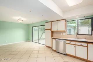 Photo #5: 6342619 Listing