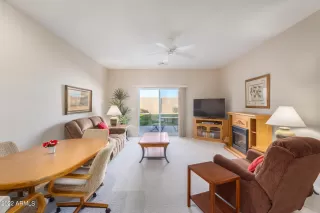 Photo #5: 6342892 Listing