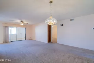 Photo #5: 6343124 Listing