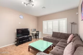 Photo #5: 6343394 Listing