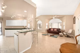 Photo #5: 6343444 Listing