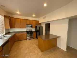 Photo #4: 6344247 Listing