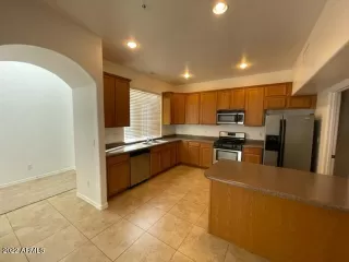 Photo #5: 6344247 Listing